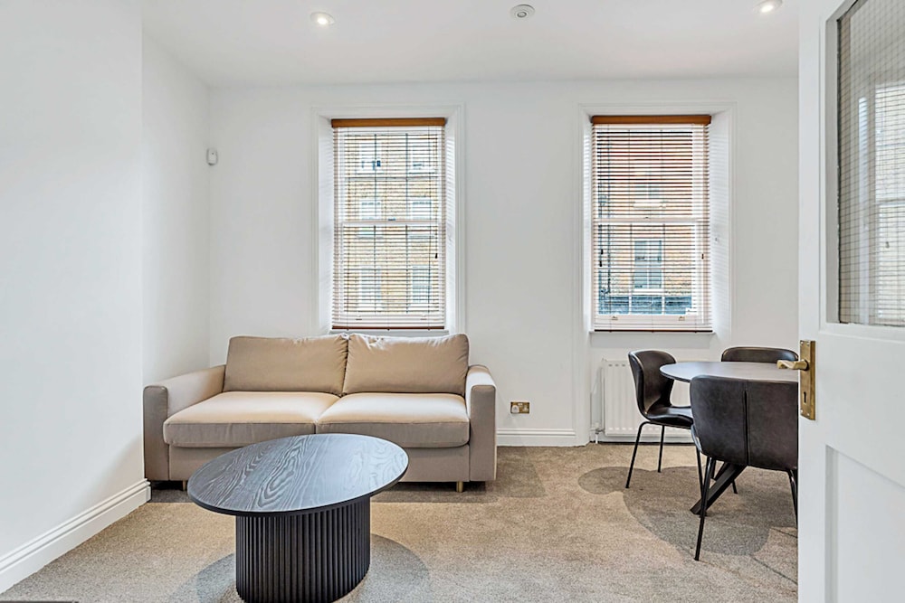 A One-bedroom Apartment Situated In Central London