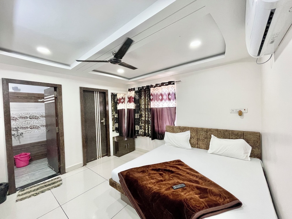 Hotel S M INN near Temple & Main Places