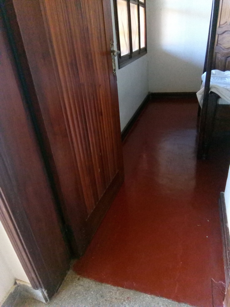 Colonial Residence