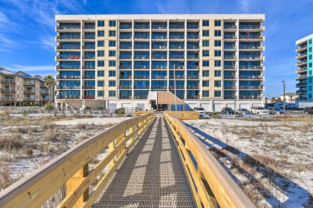 Gulf Shores Condo: Walk to Beach, The Hangout view 3