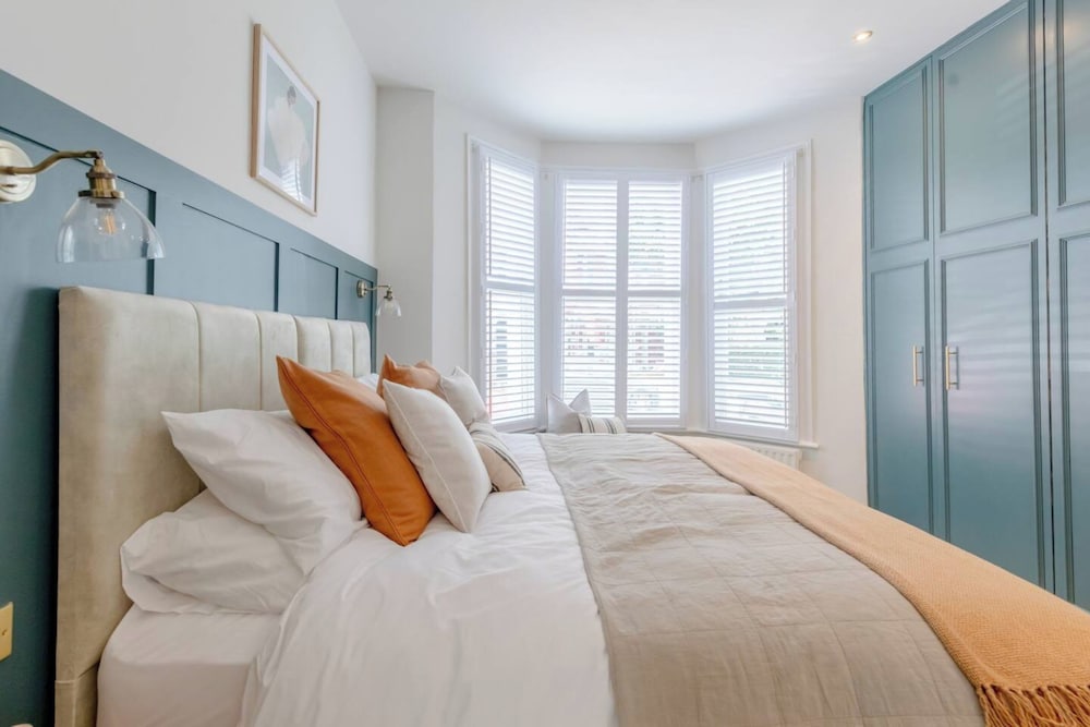 Contemporary Elegance - 2BD Flat, Clapham!