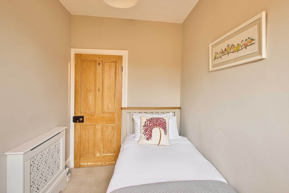 Host Stay Hextol Retreat