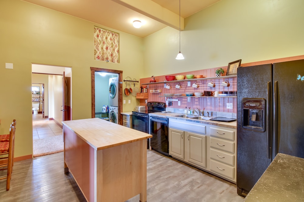 Cozy Ridgway Vacation Rental: Hike, Ski & Explore!