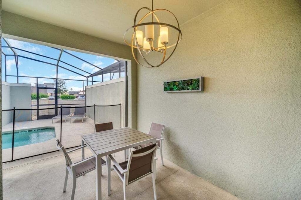 Retreat & Relax Screened In Pool Home Kid Rooms 4 Bedroom Townhouse