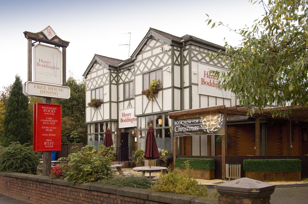 Premier Inn Manchester - Swinton, photo 18