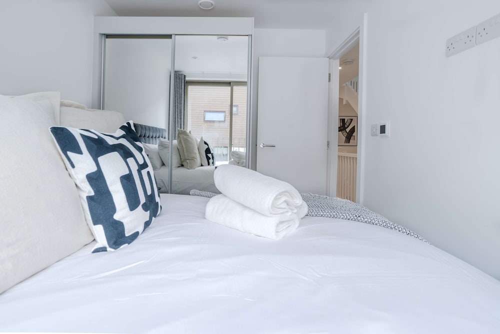 The Hidden Suite - 4BR Townhome Roof Top