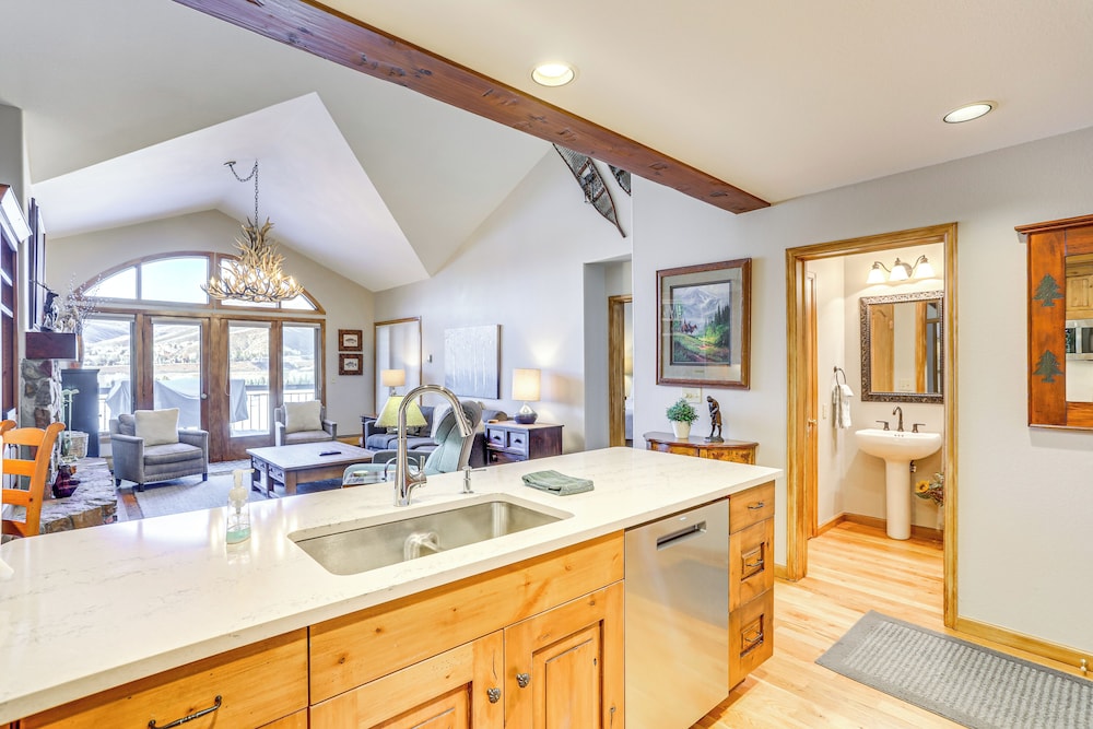 Seasons Lodge at Arrowhead: Beaver Creek Condo!