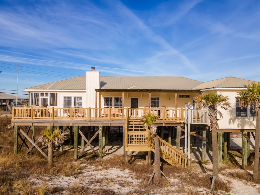 Coconut Breeze - 105 St Dennis 4 Bedroom Home by RedAwning view 5