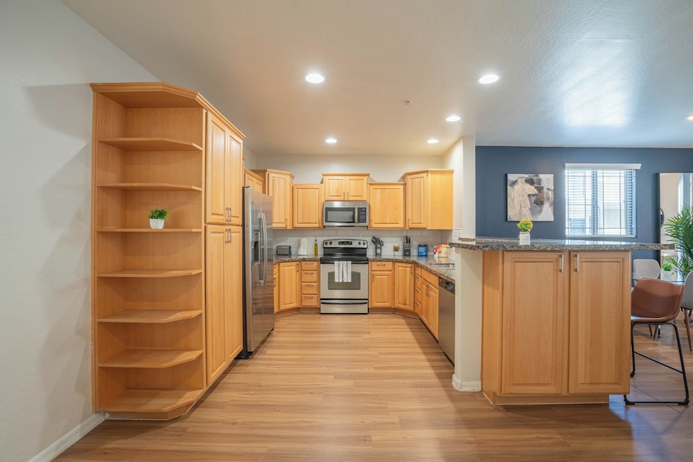 ROVE LIVING/KL - The Fredrick Tempe