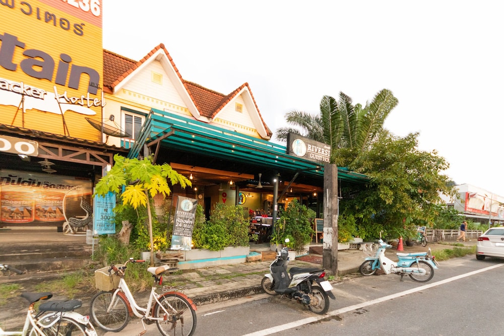OYO 75304 Riverside Guesthouse