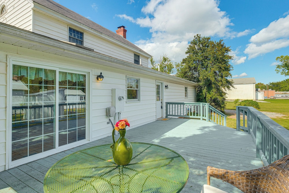 Walk to Dtwn Warsaw: Family Home w/ Deck!