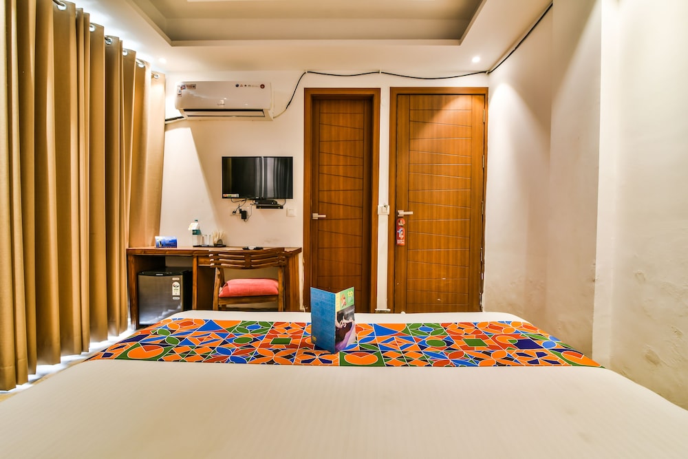FabHotel Comfort Dome Sector 45