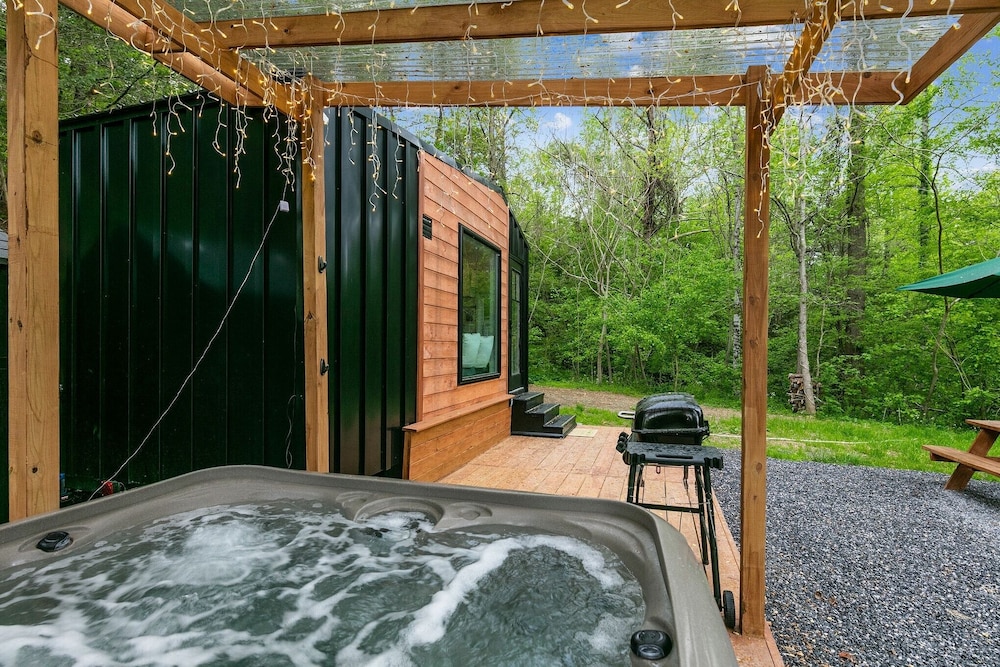 Tiny Adventura Secluded Tiny Home: With Hot Tub Wi-fi 1 Bedroom Bungalow by Redawning view 3