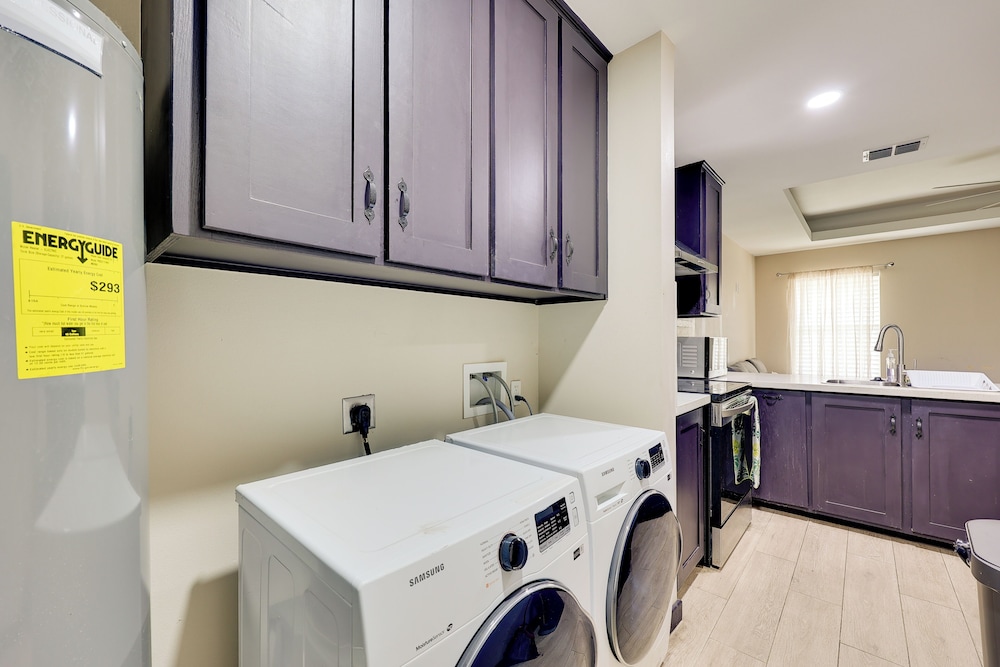 1 Mi to Dtwn Mcallen: Convenient Home Near Parks