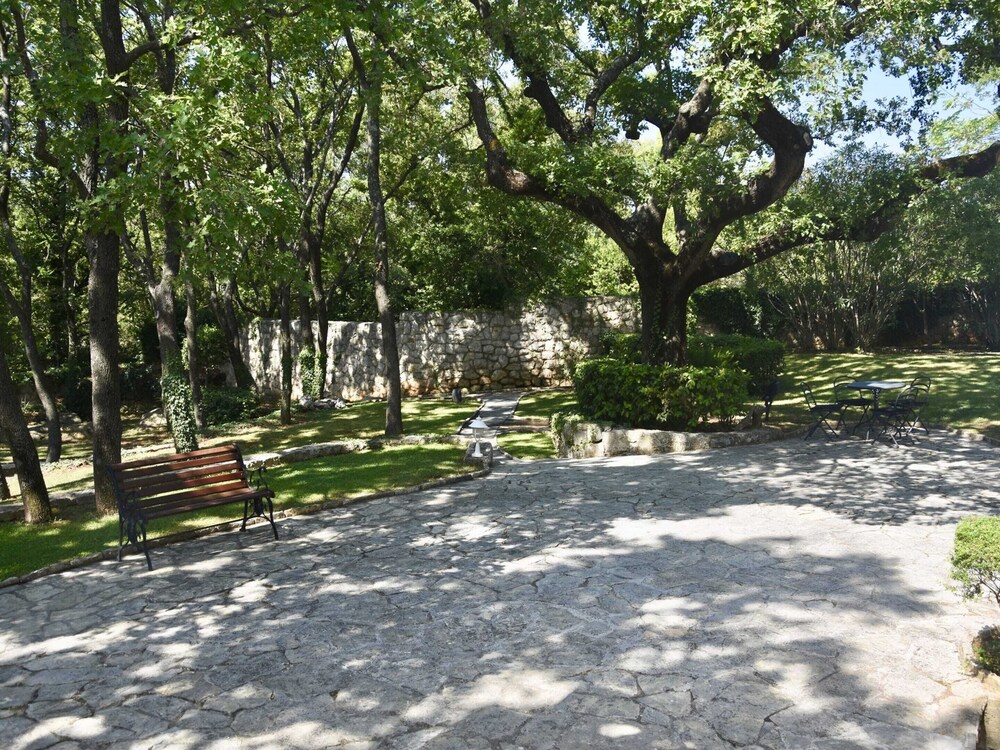 Photo 28