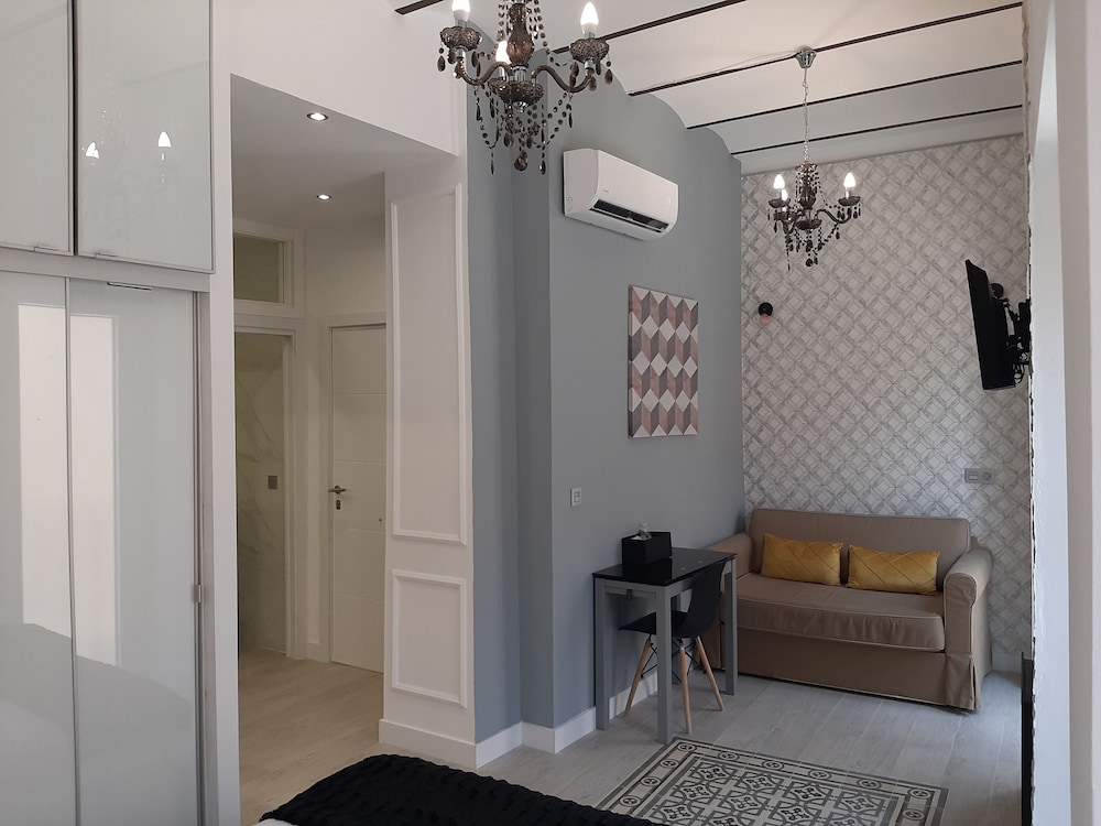LA SUITE DEL CONDE