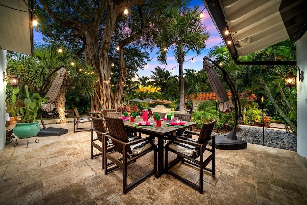 #1 Beach Estate Las Olas Beach Best Location