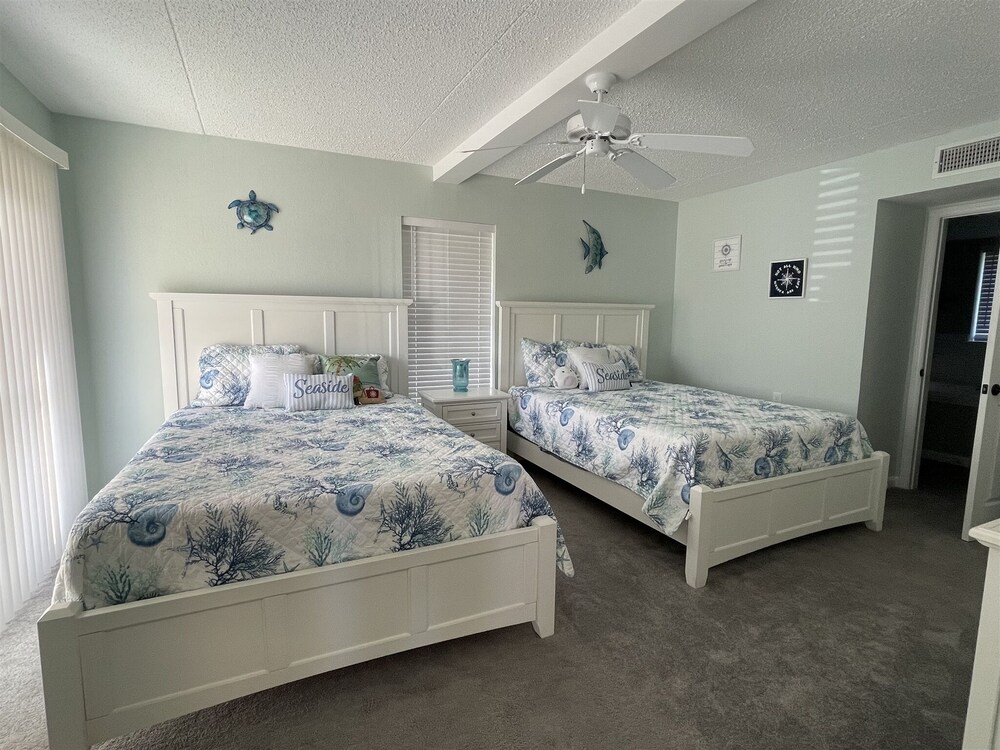 Salty Dog 2 Bedroom Villa by RedAwning view 3