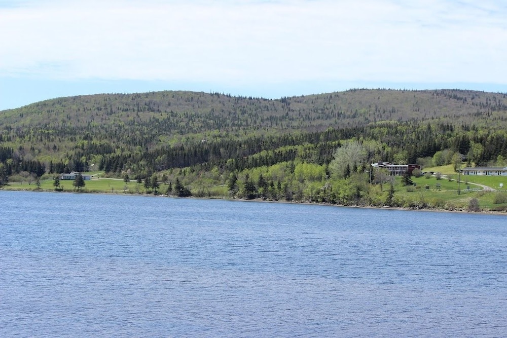 Duck Cove Inn