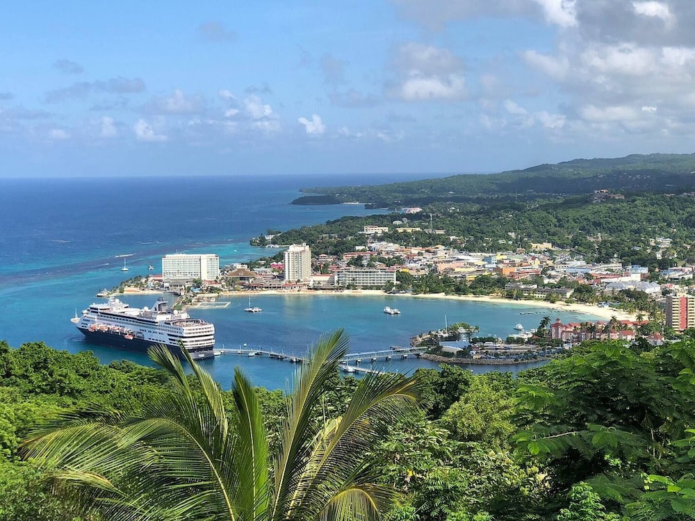 2 Bedroom Apartment Near Ocho Rios
