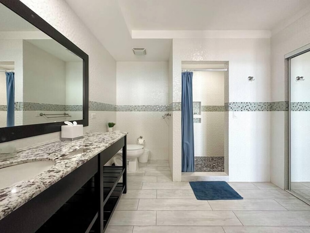 Family Friendly Condo With Oceanfront Views