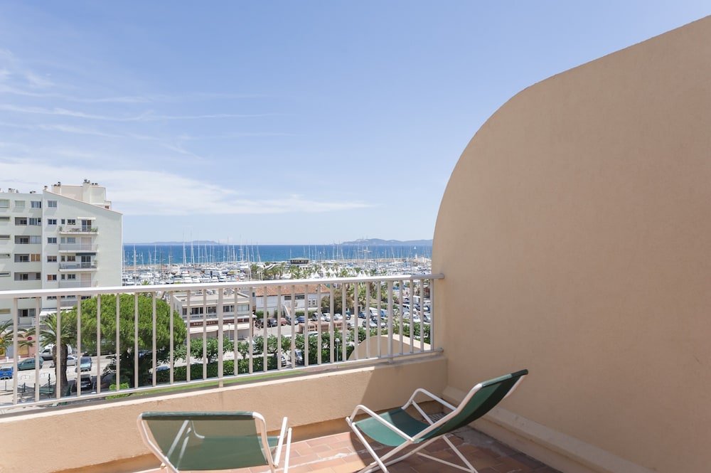 Hyeres Vacations - Residence Pierre  Vacances Hyeres Le Port - Property Image 5