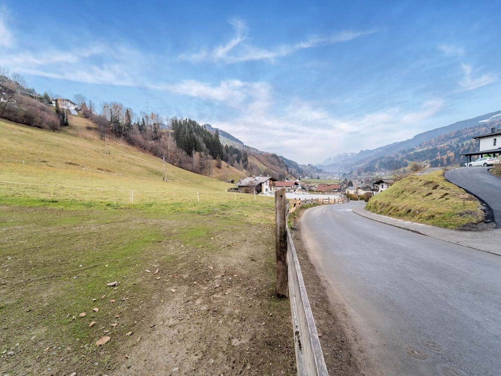 Large Apartment in Sankt Georgen With Balcony