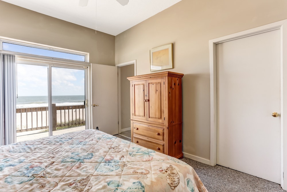 812 S. Fletcher - 3 Br Cottage