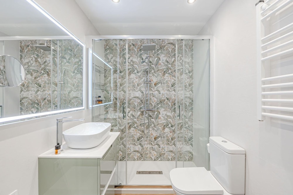 Colon 904 in Madrid With 1 Bedrooms and 1 Bathrooms