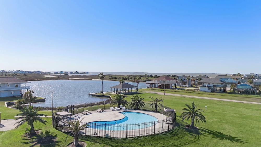 Captain's Manor by Ryson Vacation Rentals
