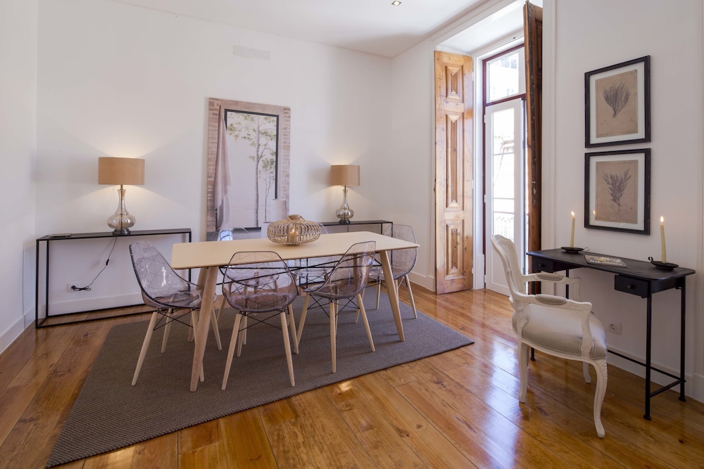 Bairro Alto Apartments by linc