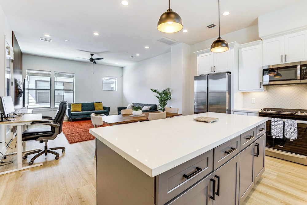 Your Houston HQ! Modern Unit w/ Yard & Workspace
