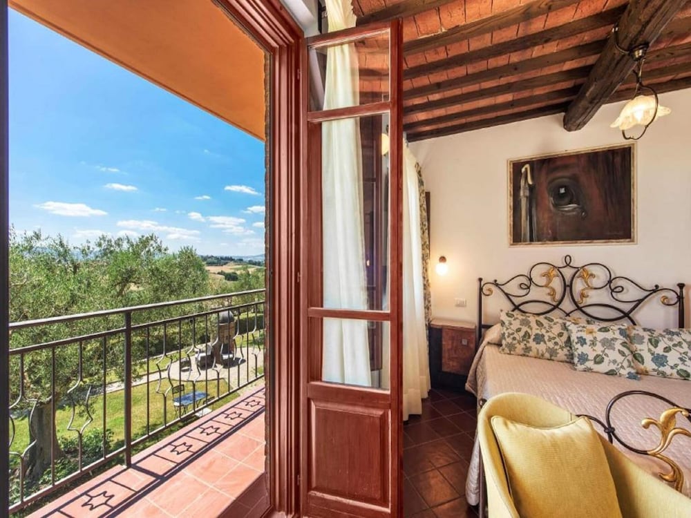 Vintage Mansion in Montepulciano With Pool view 5