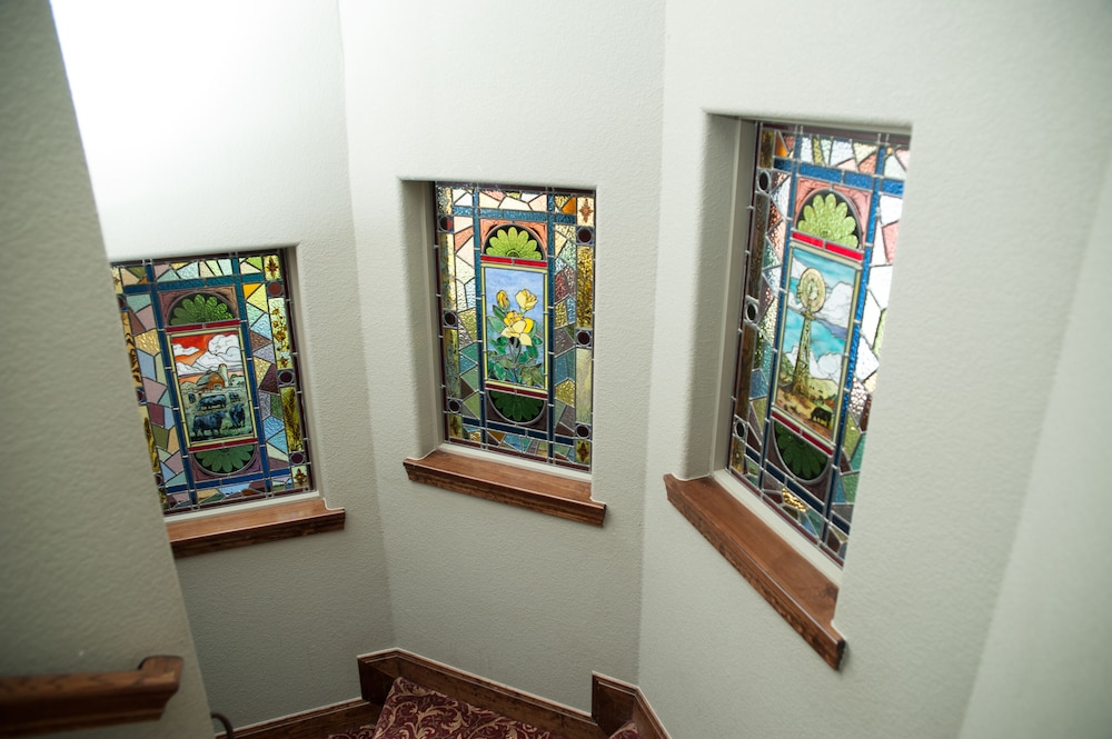 Yellow Rose Inn