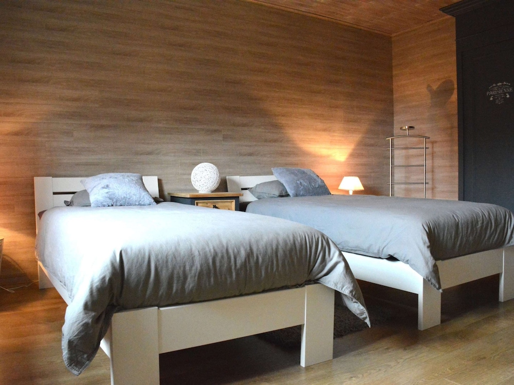 Chic Holiday Home With Garden view 2