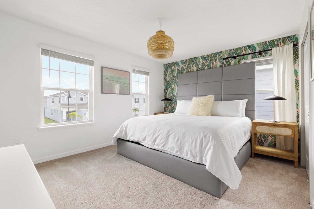Sleeps 26! Resort Home w/ On-site Waterpark, Pool Flamingo Grove by Avantstay