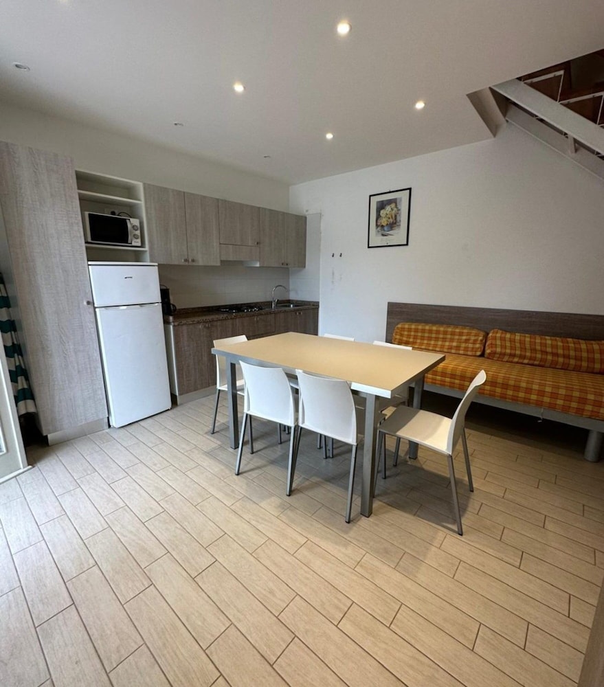 Renovated Villa With Garden and Pool Access