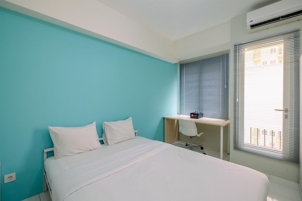 Contemporary Studio at Podomoro Golf View Apartment