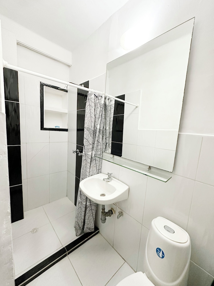$ PROMO $ 11 Bedrooms with bathrooms Aprtmnt + 2 Jacuzzis and a rooftop pool. @Poblado