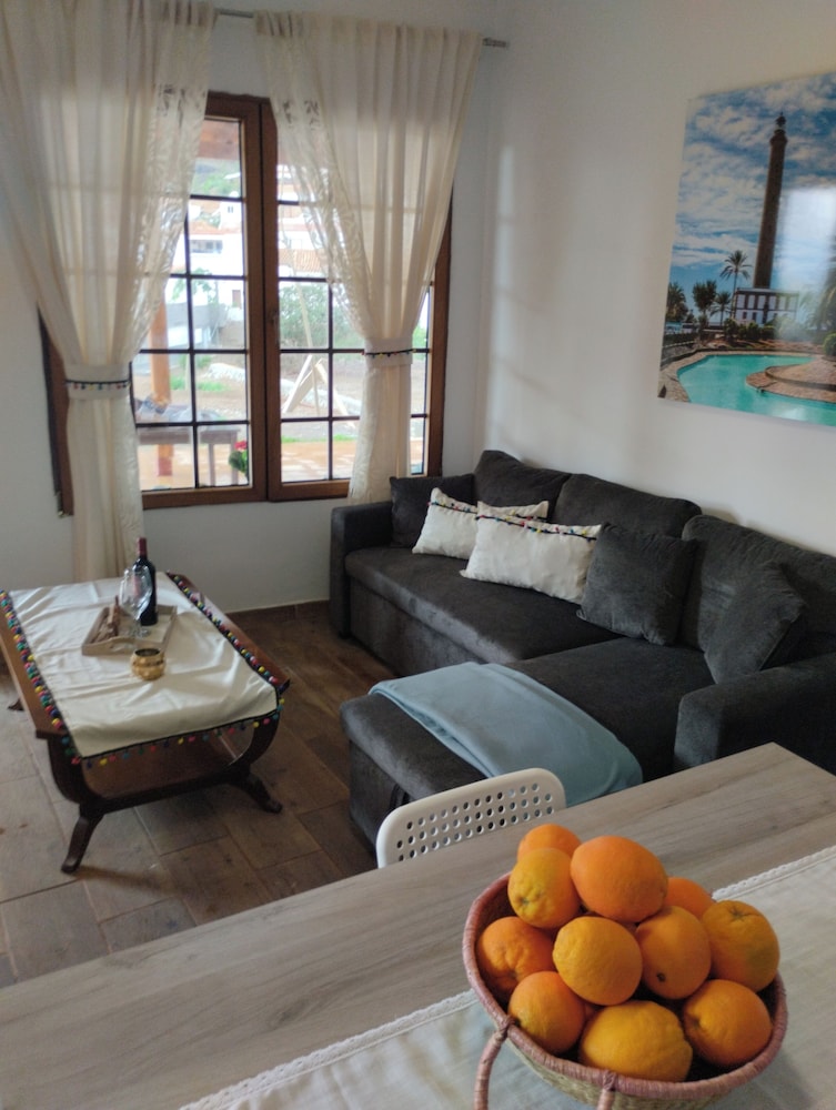 La Casita Fataga Sleeps 4 With Garden