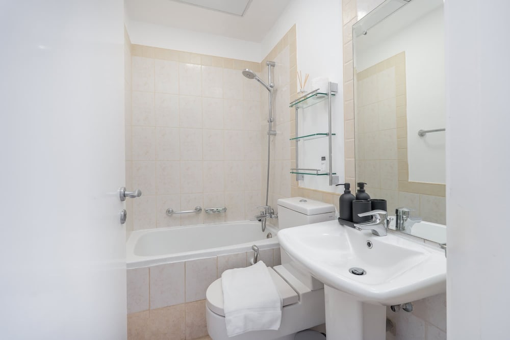 Tranquil 3BR Villa in Springs Community - Sleeps 7