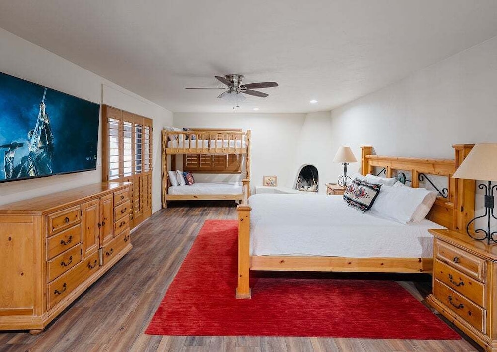 Bed Rock Desert -pool Heat Available - Spring Break