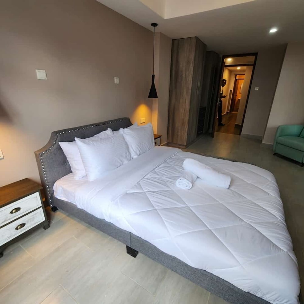 Lux Suites Westlands Cottage Apartments view 2