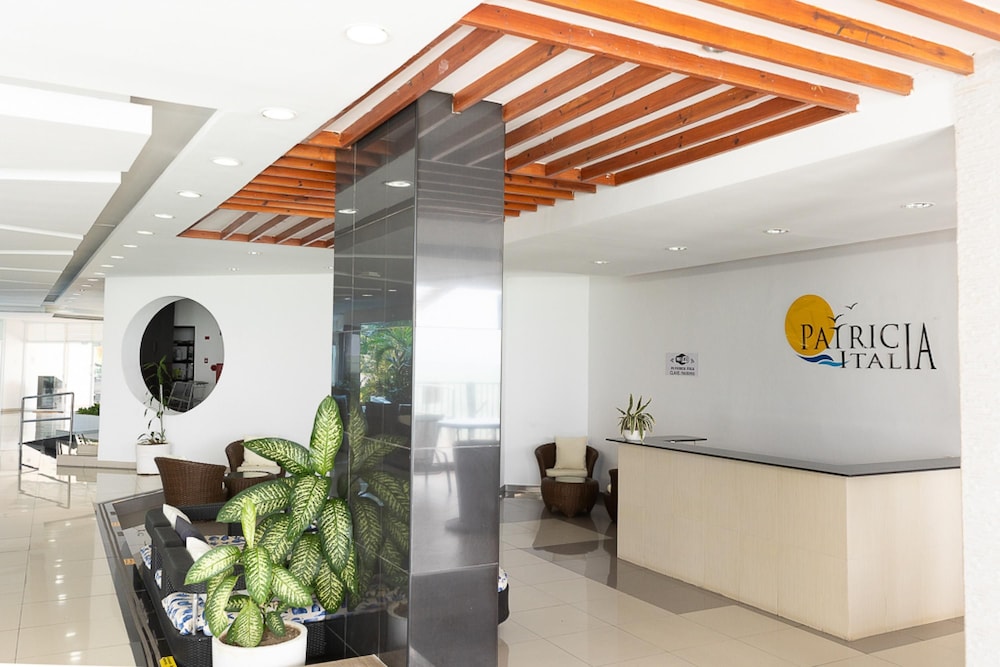 The Farallon Beach Condo by Acomodo