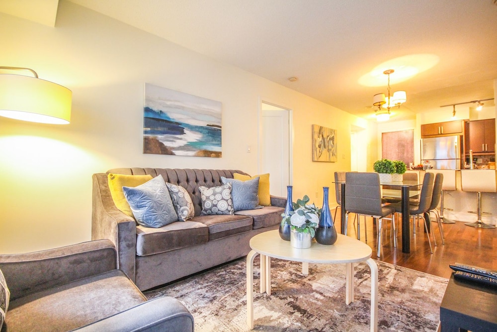 Sarkar Suites - Blue Jays Way