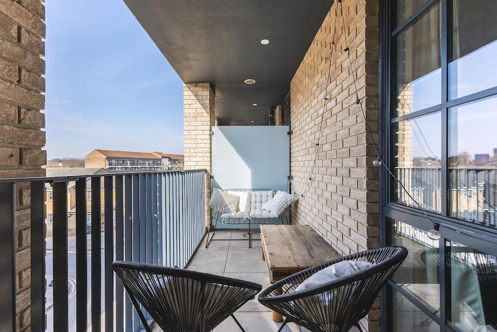 Stylish Hackney Wick Apartment With Terrace