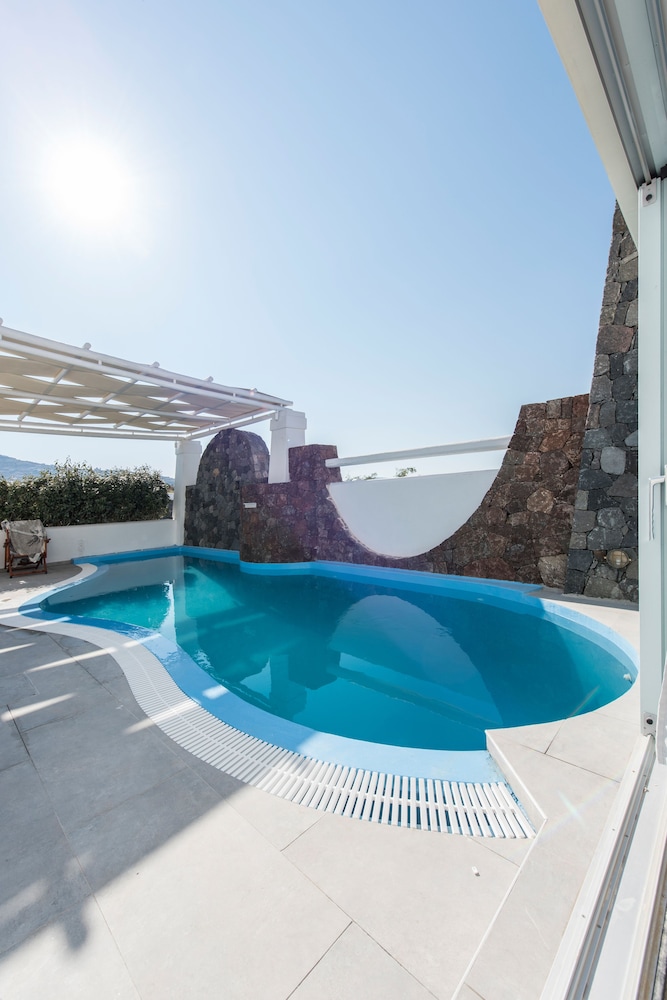 Secret Earth Santorini