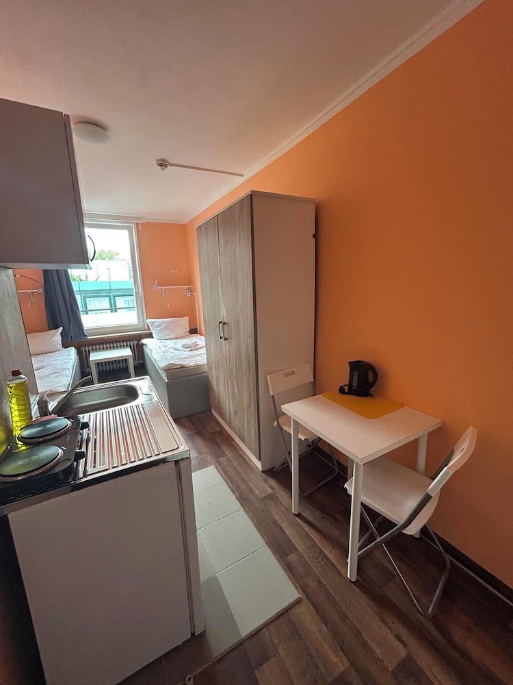 2-Rent Group Hostel Apartments SEN14