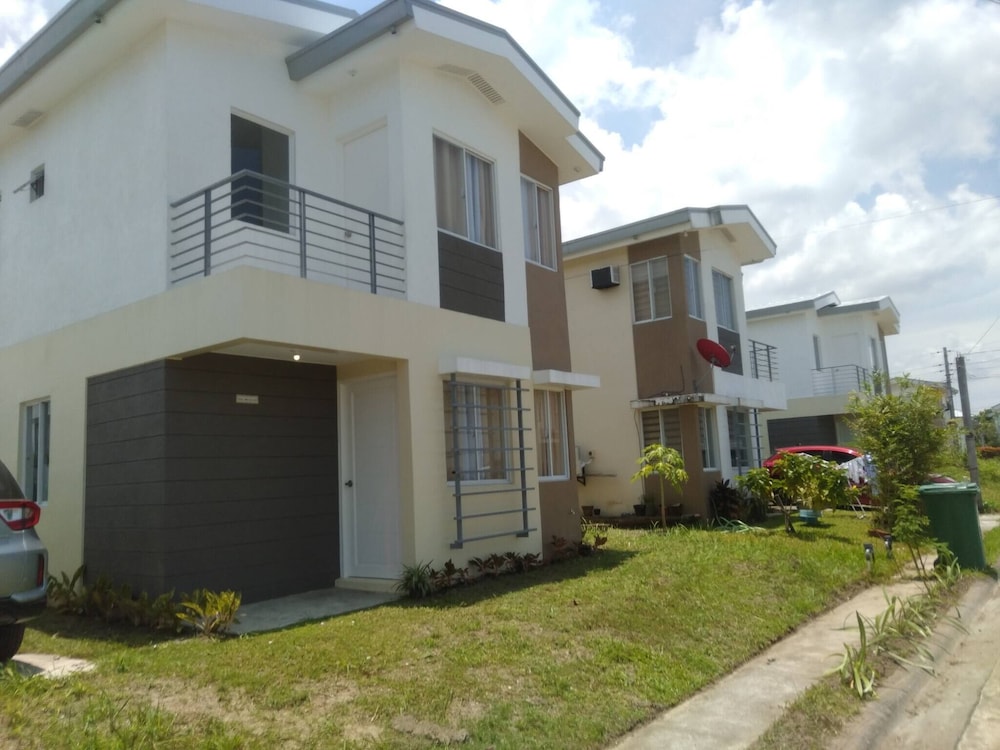 Avida 3-bedroom Vacation House With Pool