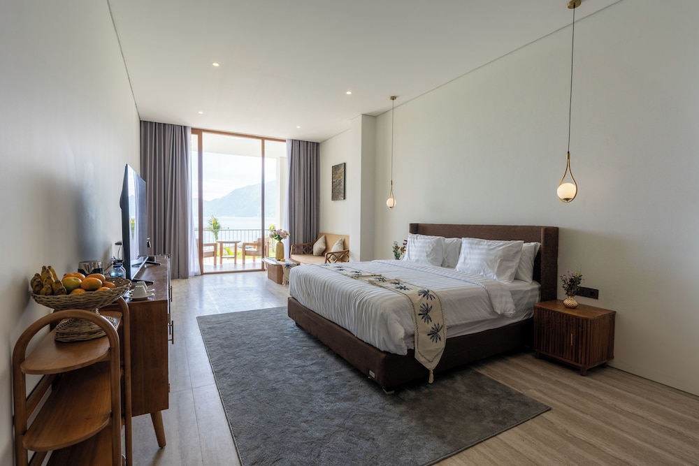 Tribhuwana Padma Lake Resort